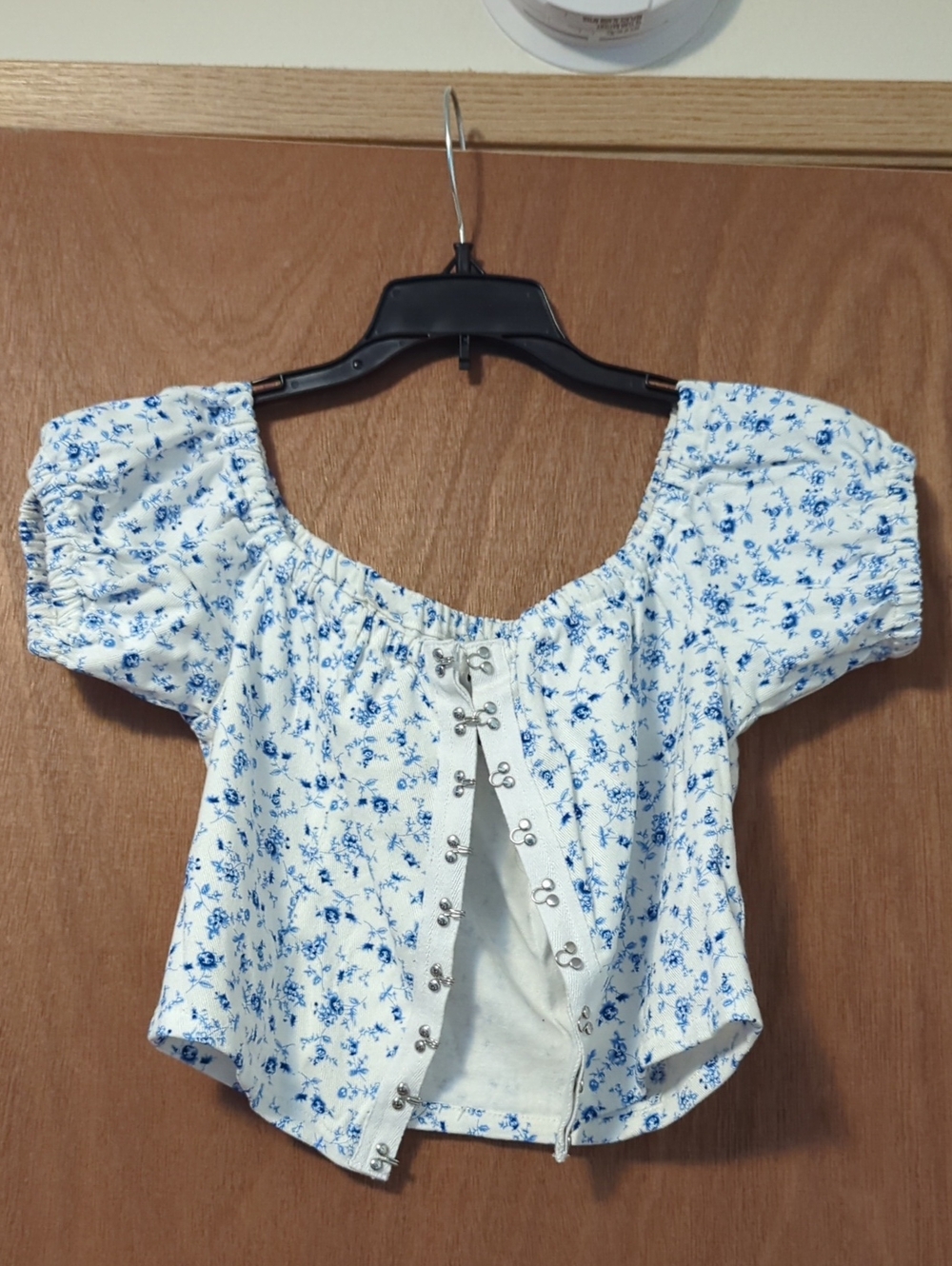 Blue Floral Puff Sleeve Crop Top with Hook Closures